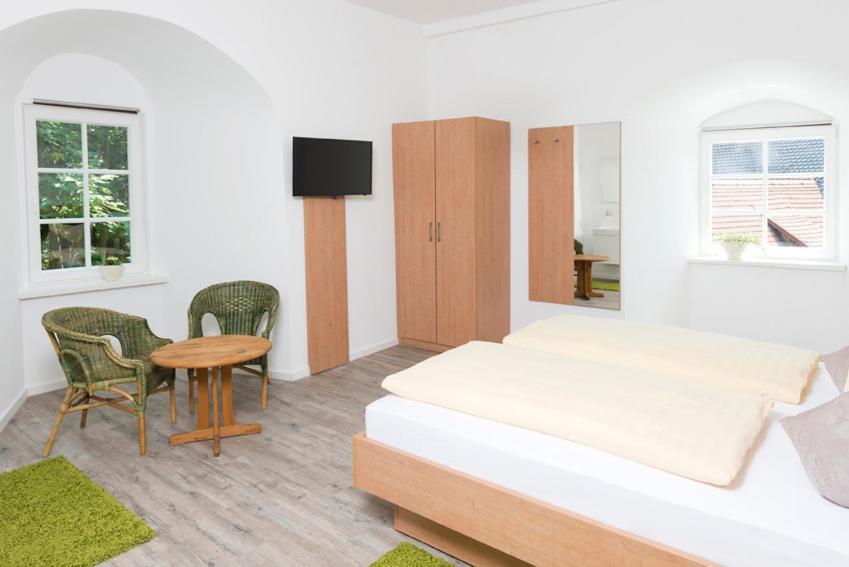 Hotel Garni Burg Waldenstein Rudersberg Εξωτερικό φωτογραφία